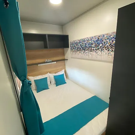 Lägenhet Jade's Luxury Mobile Privlaka Camp *